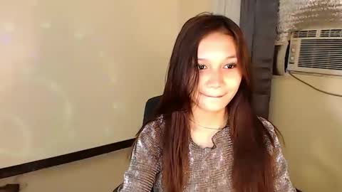 hazel_loves_you143 online show from September 2025 05:30:01 AM