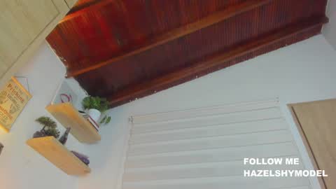 Im Hazel online show from December 2024 03:00:02 AM