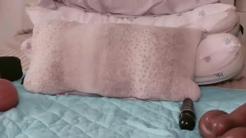 Hazeleo online show from October 2025 09:01:01 PM