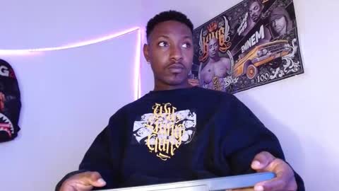 hazlan_420 online show from February 2026 07:17:02 PM