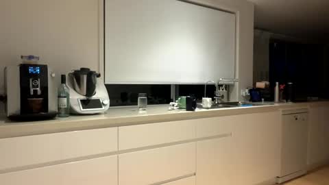 h babe online show from December 2024 06:28:01 PM