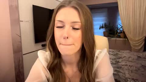 Mona online show from November 2025 09:19:02 AM