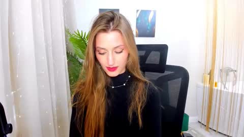 Snapshot of heartedlove_1 chatting on March 2025 11:44:02 AM heartedlove_1 online show from March 2025 11:44:02 AM