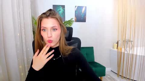 Snapshot of heartedlove_1 chatting on March 2025 02:51:02 PM heartedlove_1 online show from March 2025 02:51:02 PM