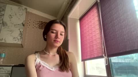 Lili online show from April 2026 12:03:02 PM