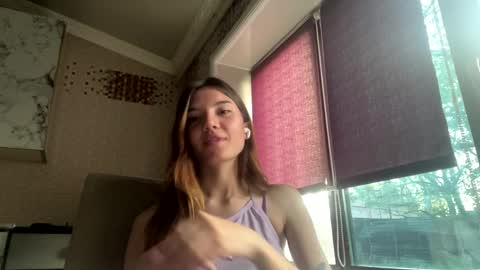 Lili online show from April 2026 01:27:01 PM