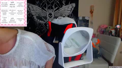 Snapshot of heavenlycreature chatting on October 2025 12:32:01 AM Diana online show from October 2025 12:32:01 AM