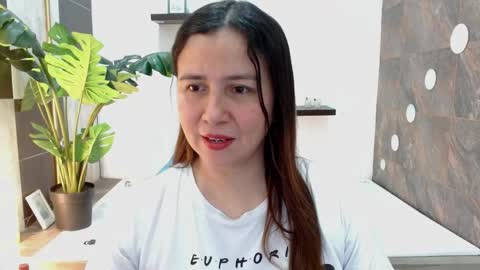 Snapshot of heidy_wells chatting on May 2026 01:29:02 PM Heidy online show from May 2026 01:29:02 PM