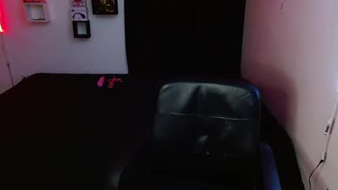 ETHEREAL HEIZER online show from December 2024 11:52:02 PM