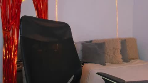 Snapshot of helena_santos01 chatting on November 2025 11:56:01 AM Helena Santos online show from November 2025 11:56:01 AM