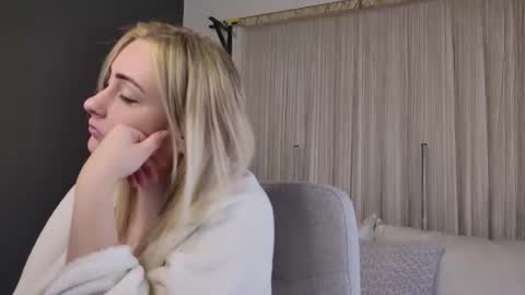 heleneengel online show from February 2026 09:52:01 AM