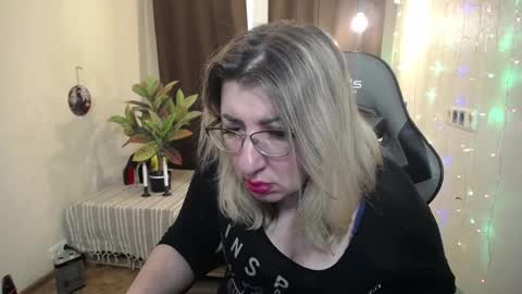 Snapshot of helenenigma chatting on January 2025 05:30:01 AM helenenigma online show from January 2025 05:30:01 AM