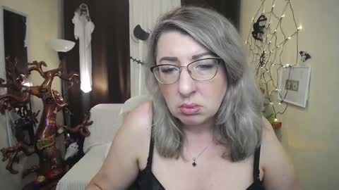 Snapshot of helenenigma chatting on October 2025 06:28:02 PM helenenigma online show from October 2025 06:28:02 PM