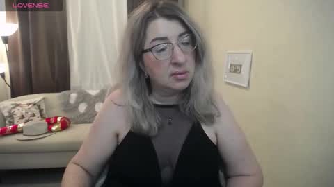 Snapshot of helenenigma chatting on December 2025 07:53:02 PM helenenigma online show from December 2025 07:53:02 PM