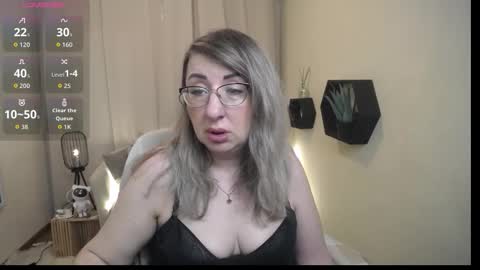 Snapshot of helenenigma chatting on February 2026 07:35:01 PM helenenigma online show from February 2026 07:35:01 PM