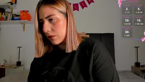 Snapshot of helenstanfordd chatting on February 2025 08:13:01 PM Helen or Hells online show from February 2025 08:13:01 PM