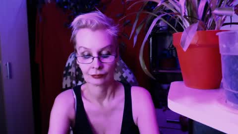 Helga online show from March 2026 09:54:02 PM