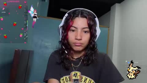 Helia Transfem and Amy online show from October 2025 04:51:01 PM