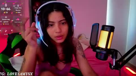 Snapshot of helia_n_amy chatting on June 2026 02:39:01 PM Helia Transfem and Amy online show from June 2026 02:39:01 PM