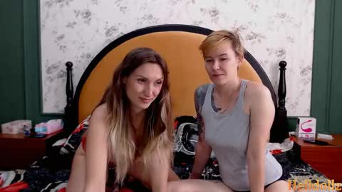 Snapshot of helldollz chatting on October 2025 08:33:01 AM HellDollz  online show from October 2025 08:33:01 AM