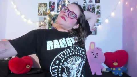 hellen online show from November 2025 06:13:01 AM