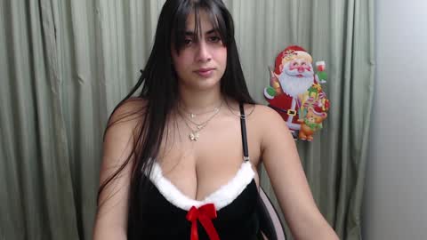 Snapshot of hellen_garcia chatting on December 2024 09:29:02 PM Hellen online show from December 2024 09:29:02 PM