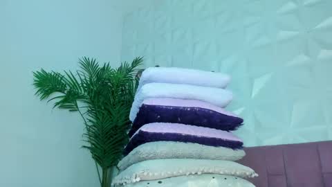 hellen     online show from November 2025 07:24:01 PM