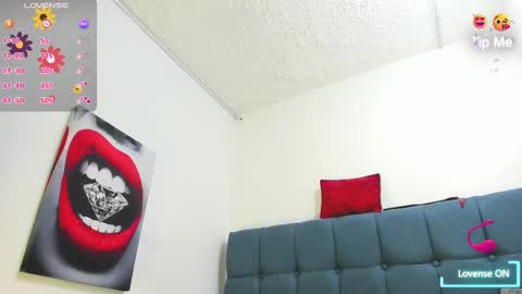 Snapshot of hellen_starx chatting on January 2025 12:04:02 AM hellen_starx online show from January 2025 12:04:02 AM