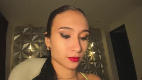 Hellen online show from November 2025 01:00:02 PM