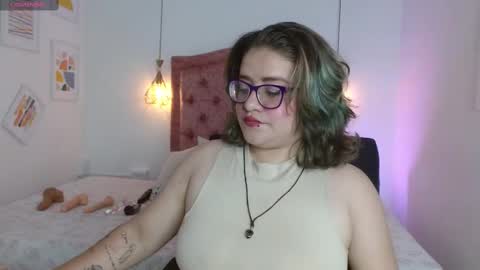 HELLEN online show from September 2025 03:35:01 PM