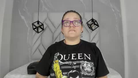 HELLEN online show from September 2025 02:41:01 PM