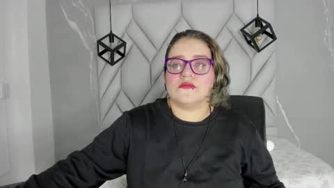 HELLEN online show from September 2025 02:11:01 PM