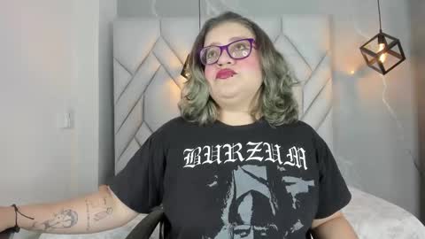 HELLEN online show from October 2025 02:24:02 PM