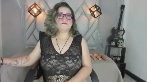 HELLEN online show from October 2025 02:04:02 PM