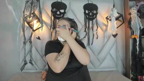 HELLEN online show from October 2025 02:18:02 PM