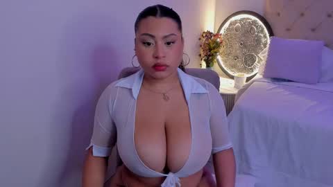 hellenamazing online show from November 2025 05:41:01 AM