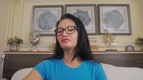 Snapshot of hellendesire chatting on November 2025 03:49:02 AM online show from November 2025 03:49:02 AM