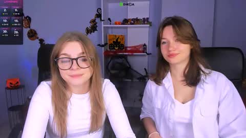 Helli online show from October 2025 07:19:02 PM