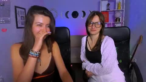 Helli online show from July 2026 08:52:02 PM
