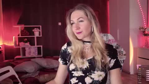 Alisia  Monday to Friday from 10 am to 4 pm GMT 2 online show from September 2025 08:18:02 AM