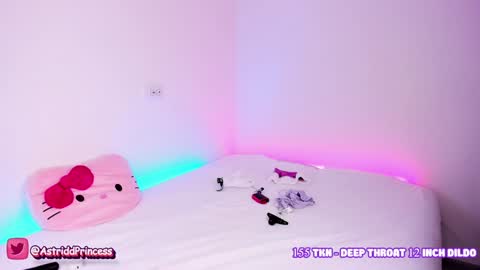 helloiamastrid online show from December 2024 04:29:02 PM