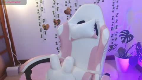Snapshot of hellokitty_valery1 chatting on June 2026 03:37:01 AM hellokitty_valery1 online show from June 2026 03:37:01 AM