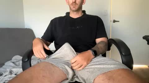 Snapshot of hendo92 chatting on September 2025 12:14:01 AM Hendo online show from September 2025 12:14:01 AM