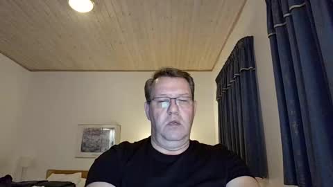 henrikrp1971 online show from December 2024 01:32:01 AM