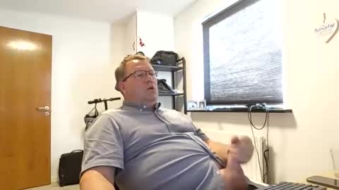 henrikrp1971 online show from October 2025 02:46:02 PM