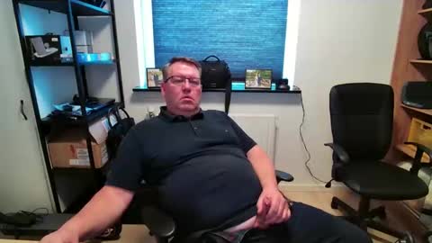 Snapshot of henrikrp1971 chatting on April 2026 12:28:02 PM henrikrp1971 online show from April 2026 12:28:02 PM