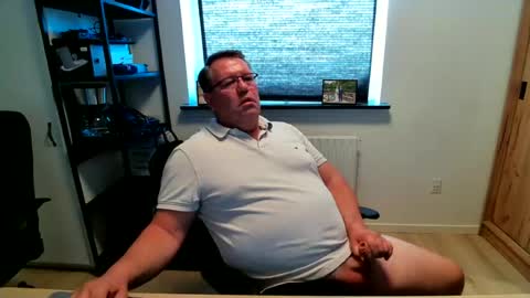 Snapshot of henrikrp1971 chatting on June 2026 04:55:01 PM henrikrp1971 online show from June 2026 04:55:01 PM