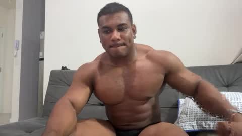 Snapshot of henrimusclee chatting on January 2025 11:18:01 PM Henri online show from January 2025 11:18:01 PM