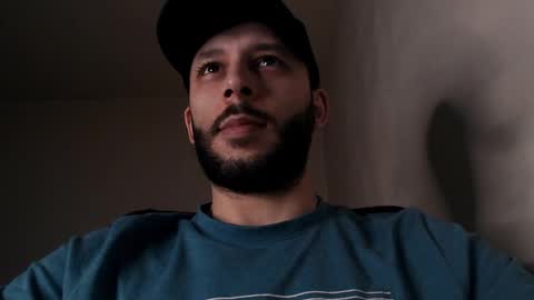 HenryAxe online show from April 2026 10:42:01 AM