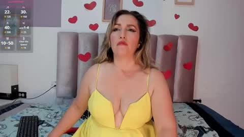 Snapshot of hera_godess chatting on February 2025 08:37:01 PM Hera godes online show from February 2025 08:37:01 PM